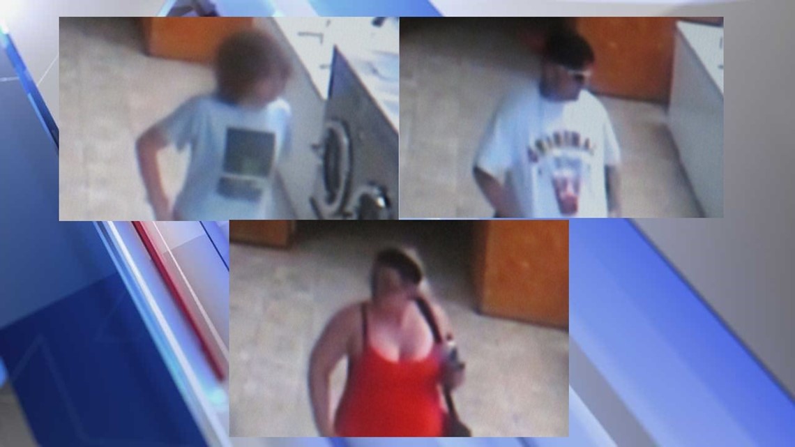Police Suspects steal bedding from Waynesboro laundromat