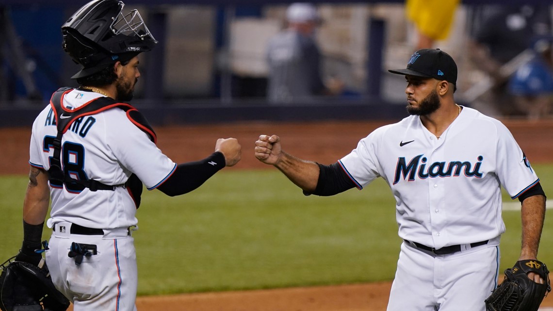 Duvall's 3-run homer helps Marlins beat Phillies 9-6