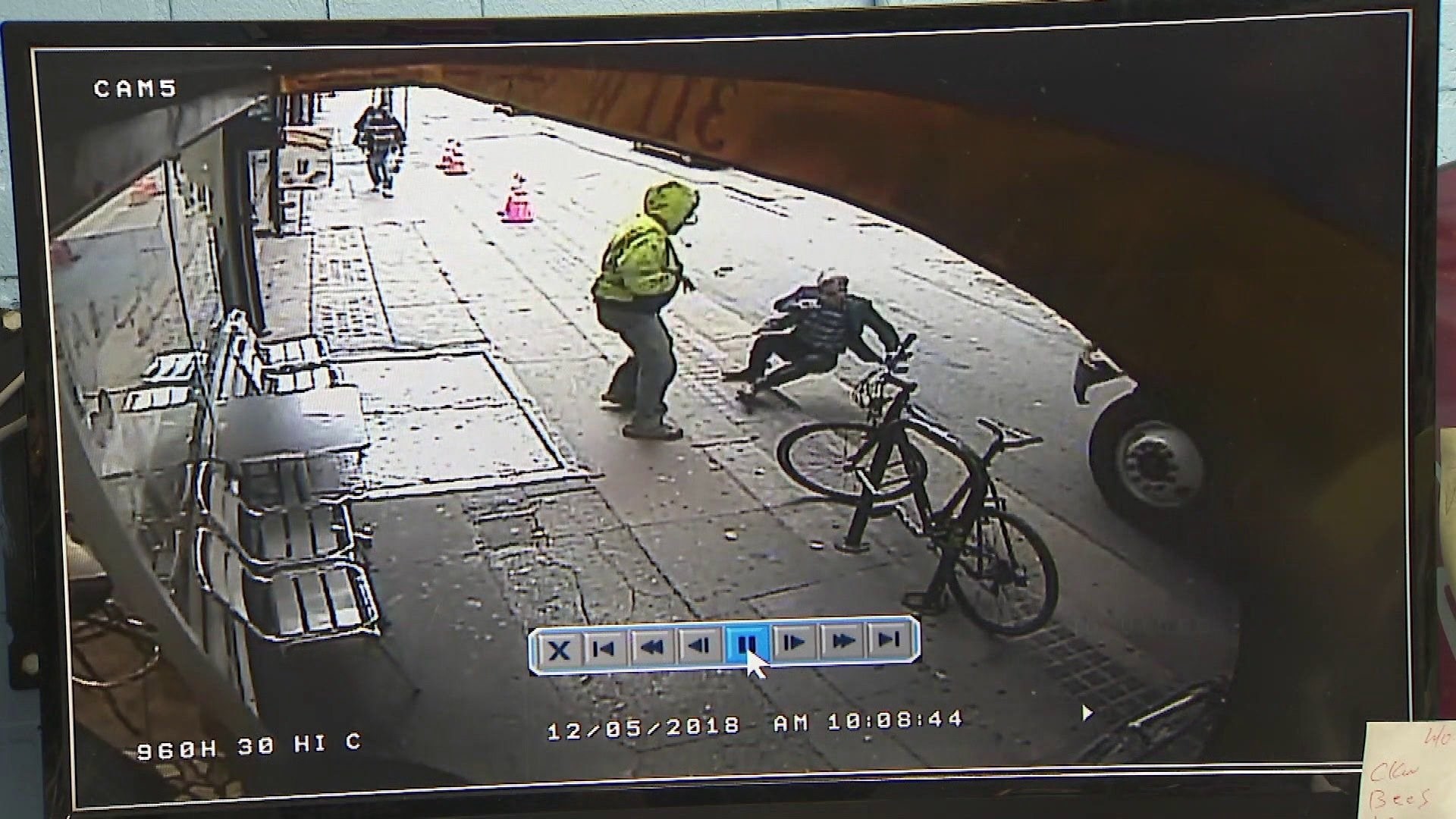 Shocking video shows homeless man shoving pedestrian into truck’s path ...