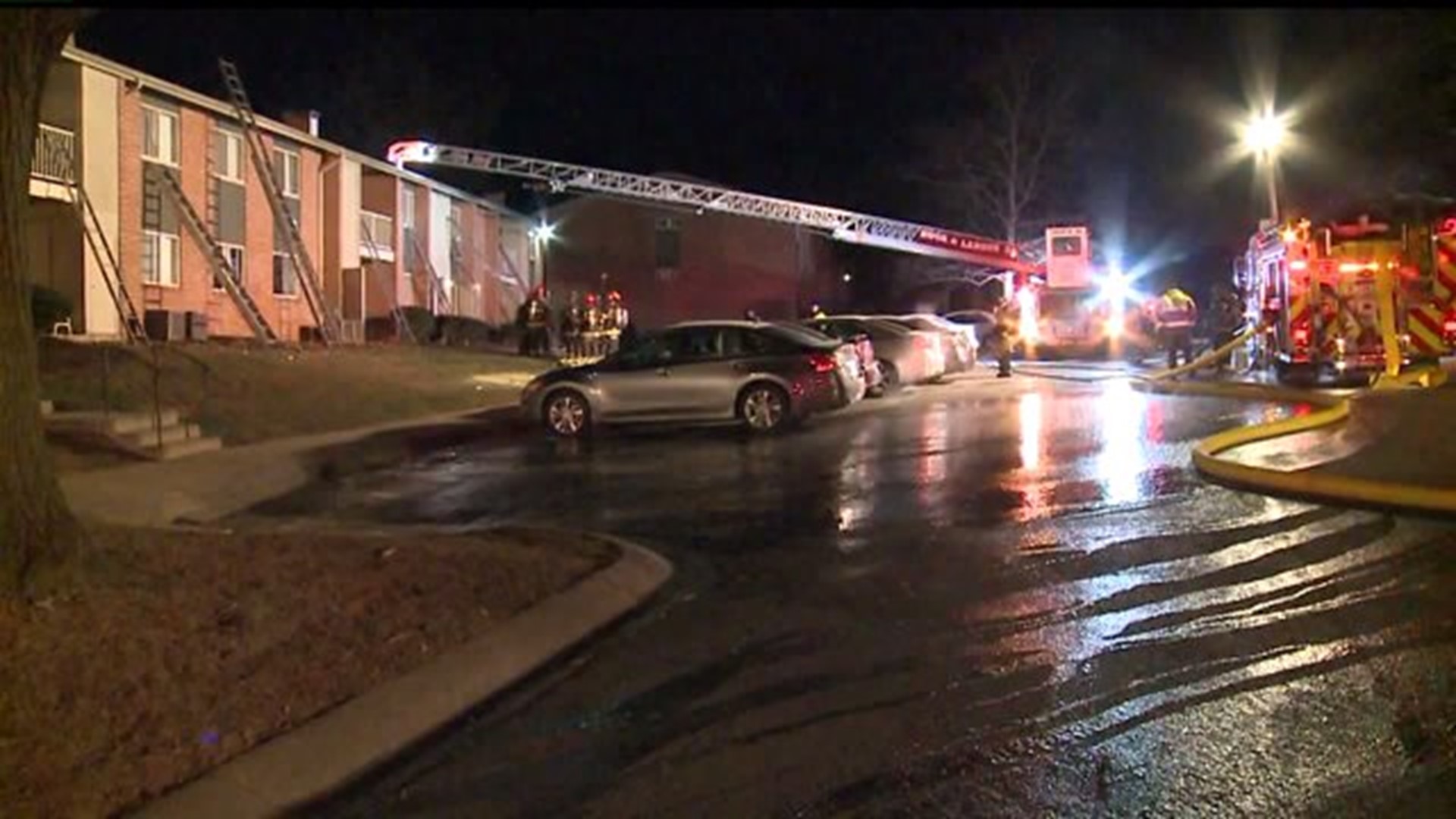 30 displaced as crews battle apartment fire in York County