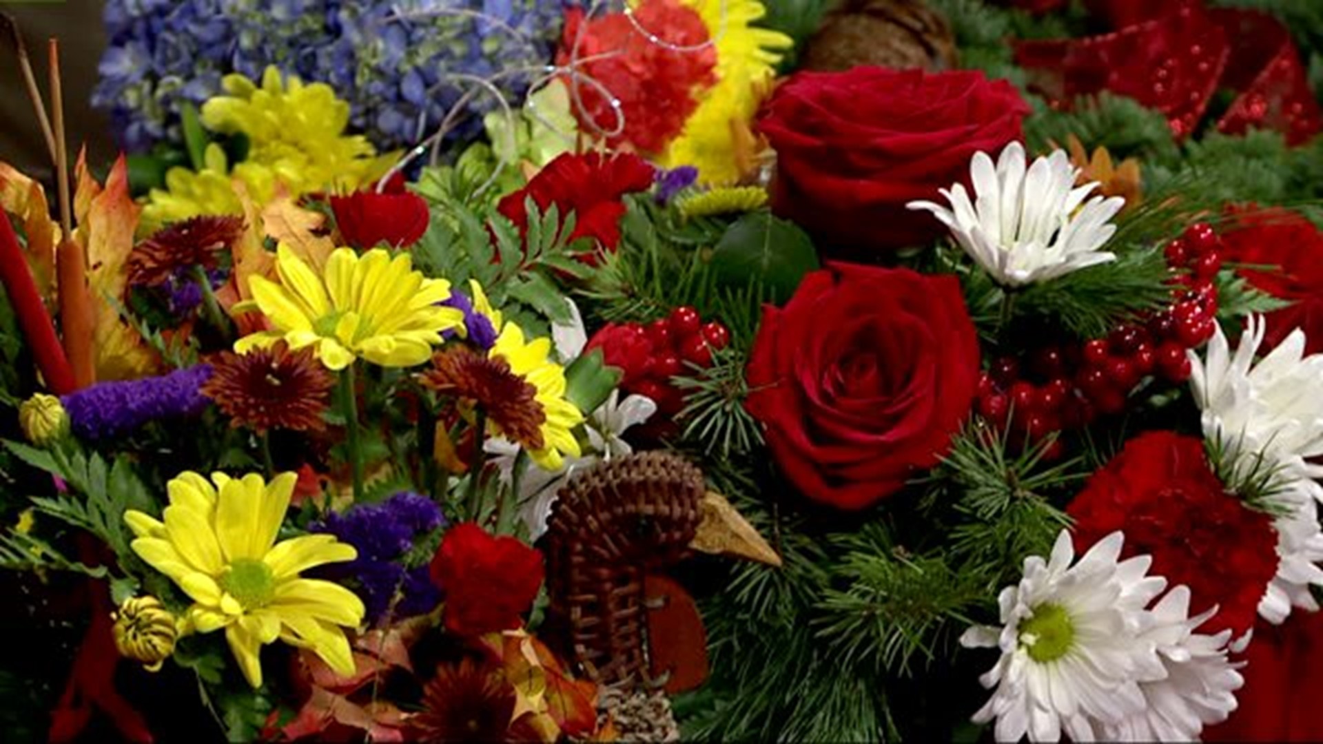 Thanksgiving centerpieces with Royer`s Flowers