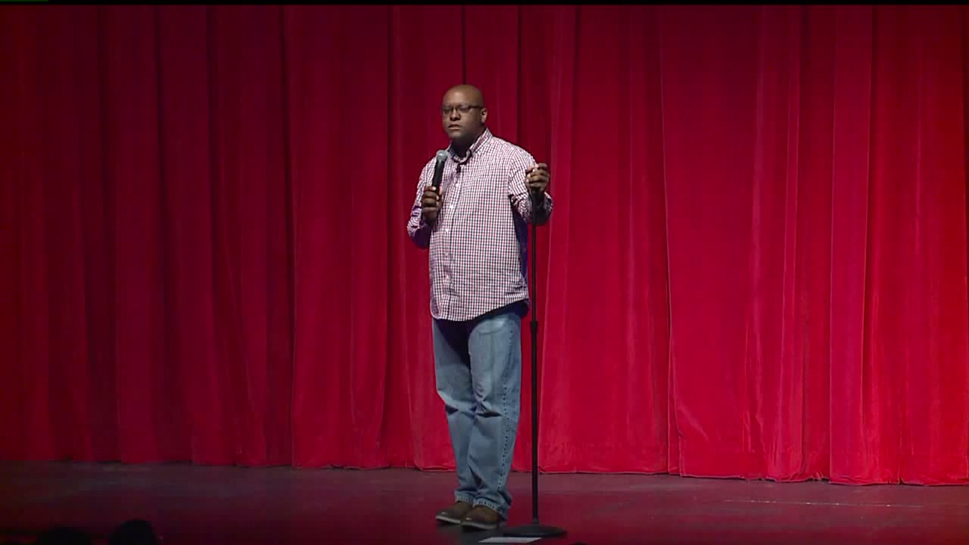 Chris Garrett puts what he learned to the test at Earl David Reed`s comedy show