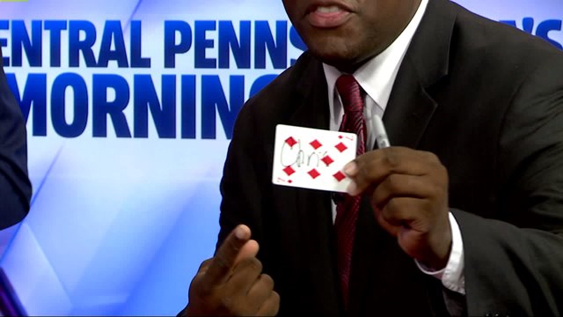 Ari Paul, the mentalist magician, showcases his skills on FOX43 Morning News