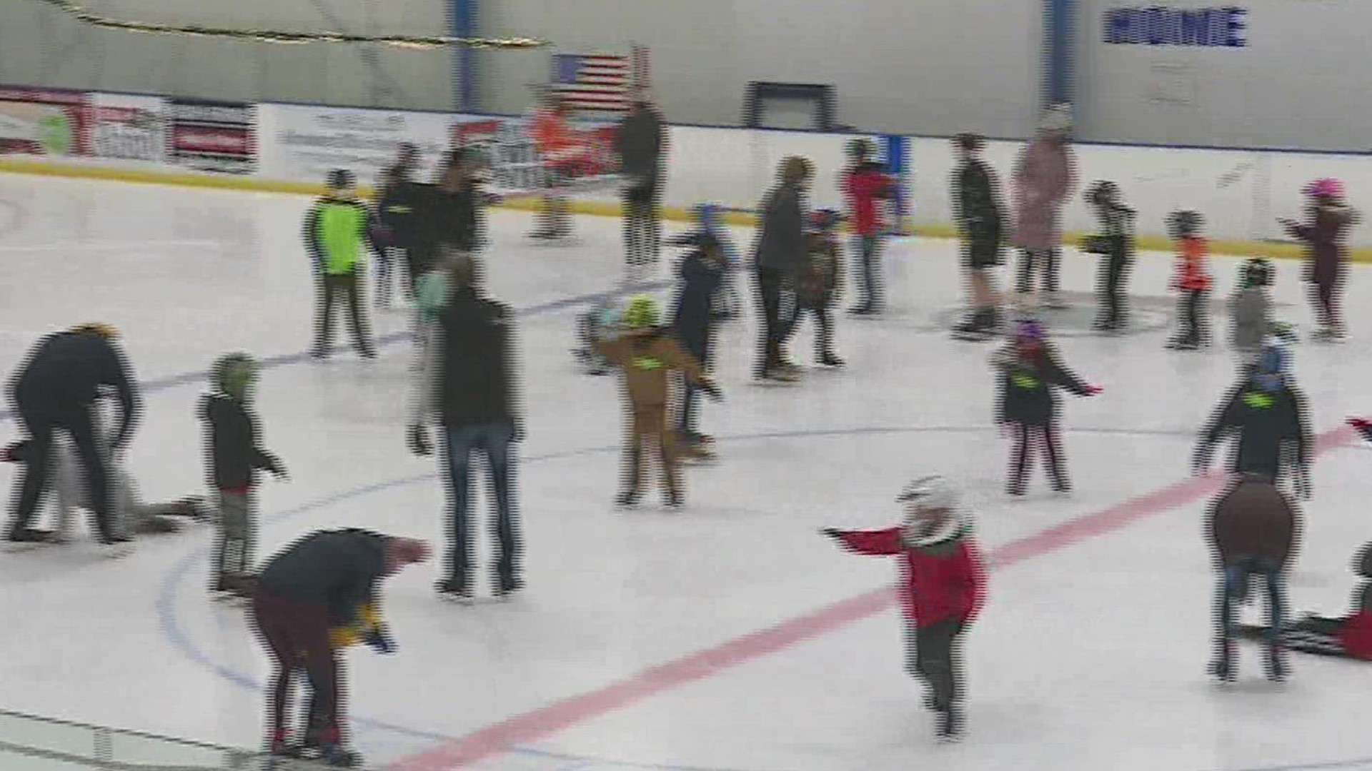 Harrisburg ice-skating rink holds free lesson in celebration of National Skating Month fox43