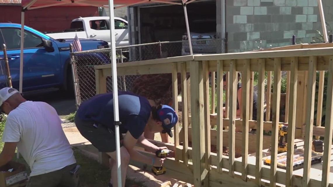 Volunteer teens aid York County veteran with home improvements