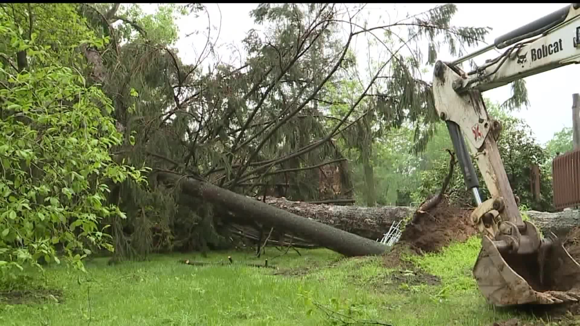 Strong winds cause extensive damage