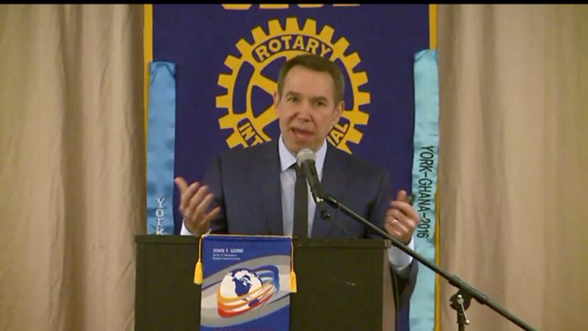 Artist with local roots speaks at Rotary of York
