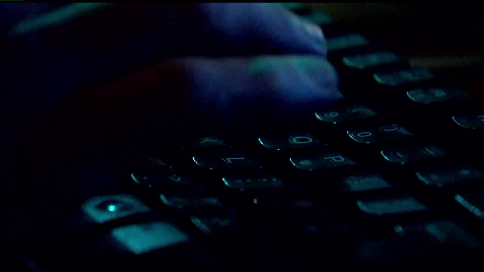 FOX43 Finds Out: Avoiding holiday hackers
