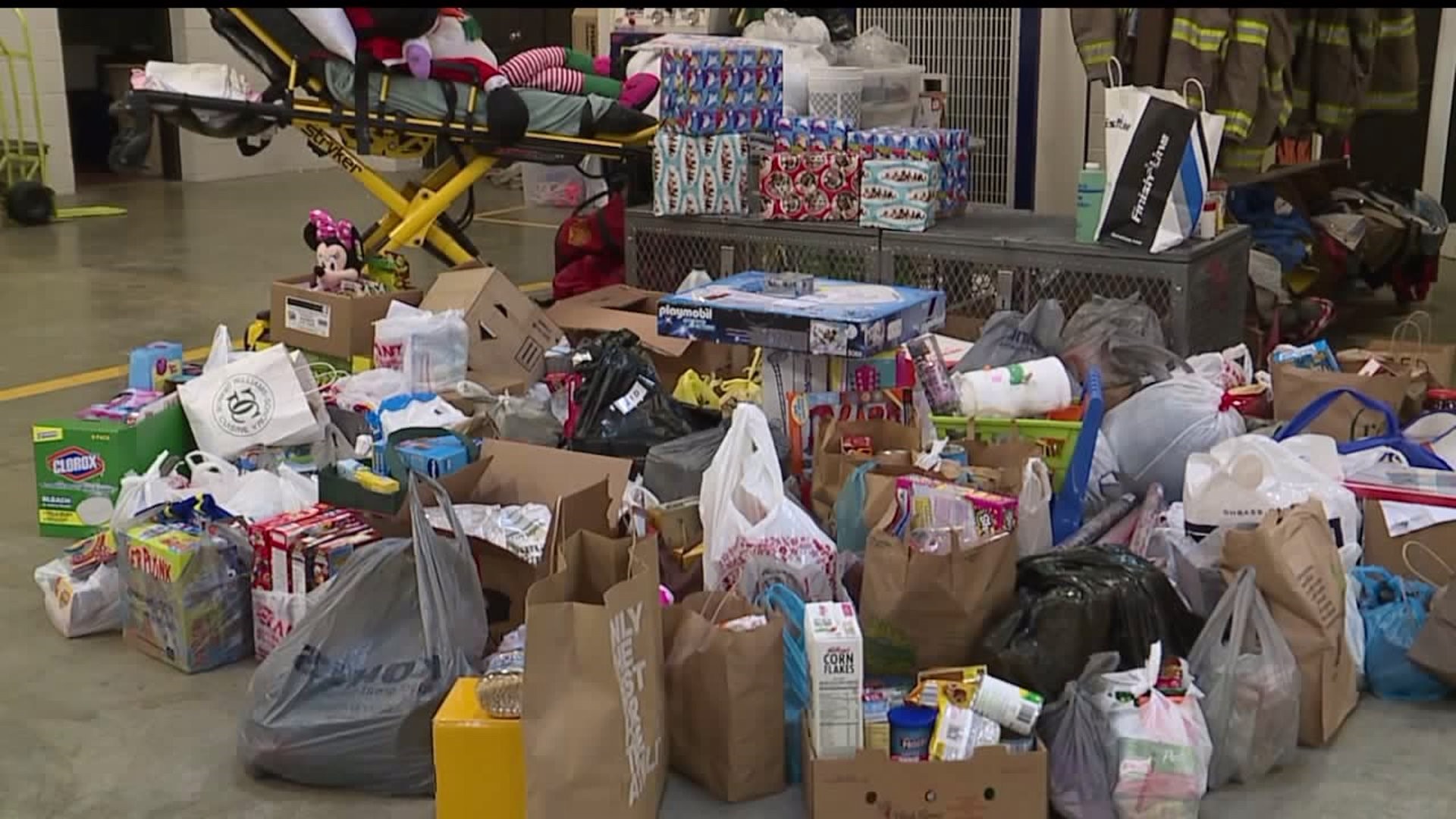 Santa picks up donations for needy families in Gettysburg
