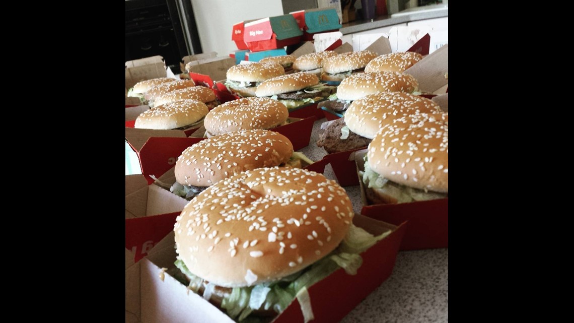 Infographic claims to show what happens in first hour after you eat a