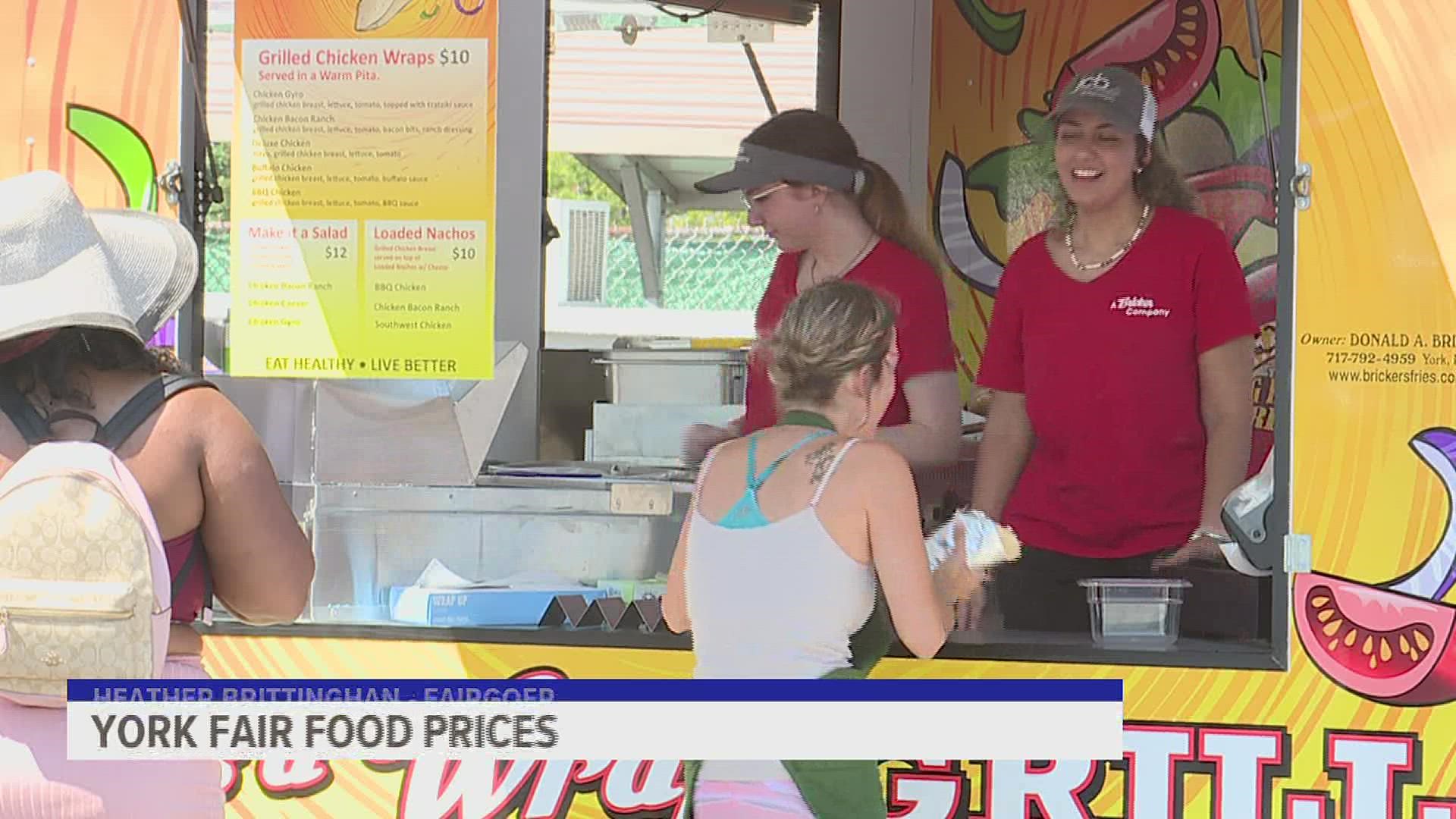 Fairgoers observe stable food prices at food stands from previous years