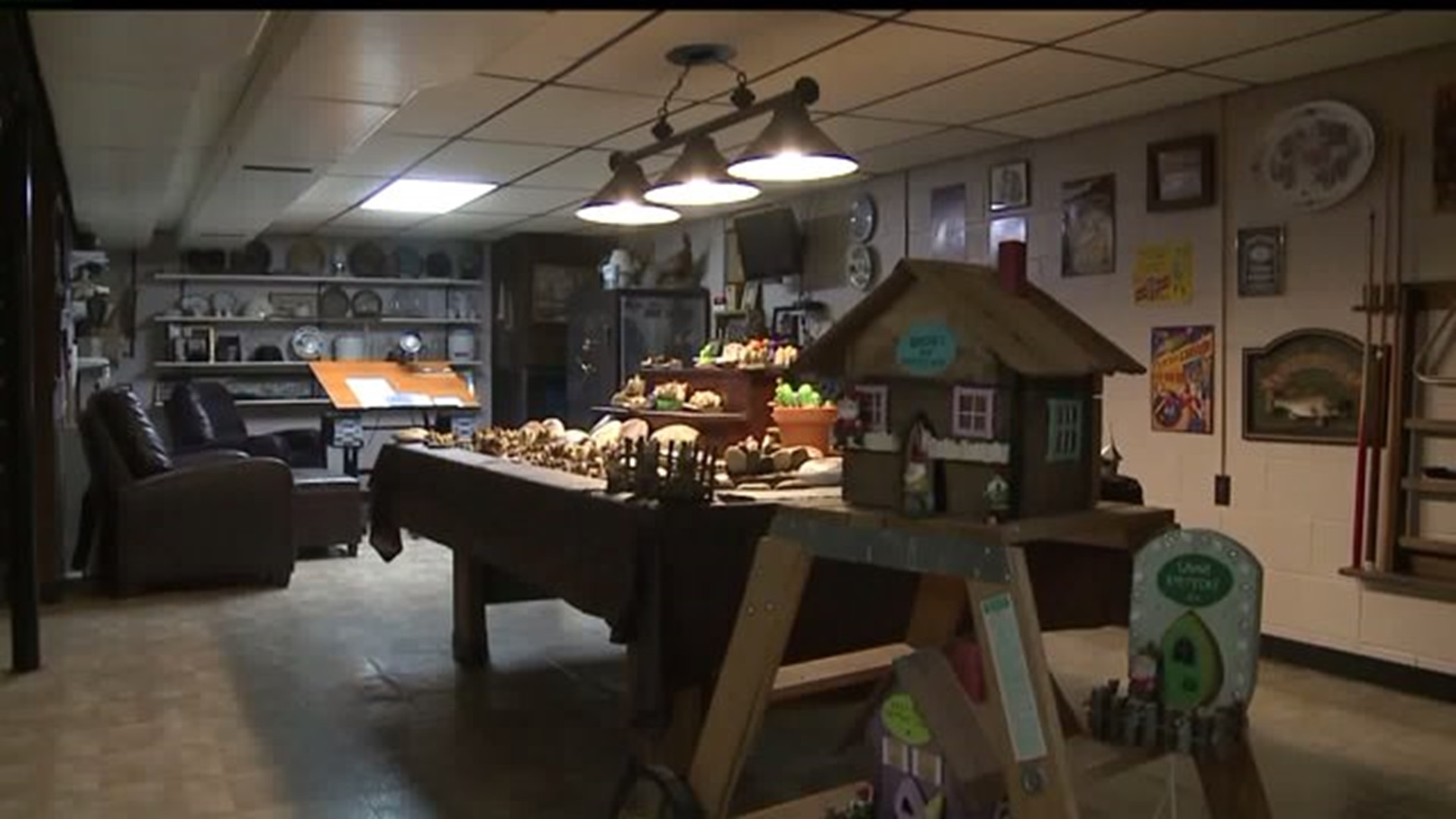 Retired hobbyist finds new places for "gnome sweet home"