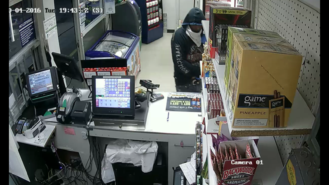 State police search for armed robbery suspect in Dauphin County | fox43.com