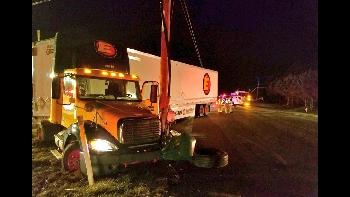 2 People Injured In Tractor Trailer Crash In Paradise Township | Fox43com