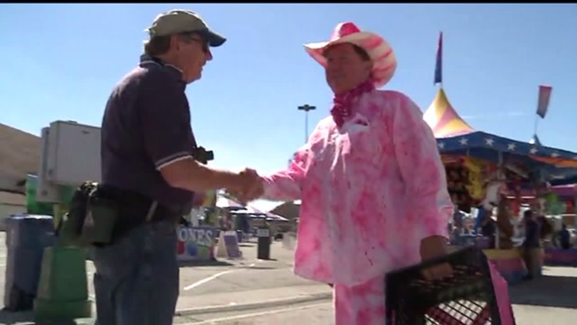 Pink cowboy stops the show at York Fair