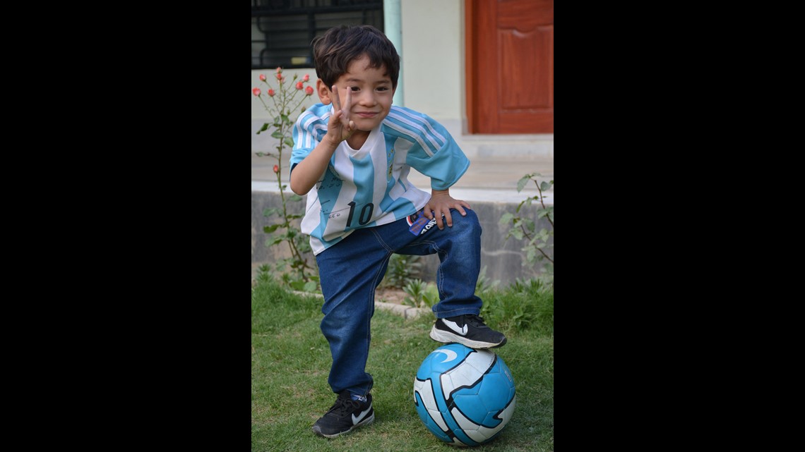 Lionel Messi meets 'plastic shirt' boy Murtaza Ahmadi