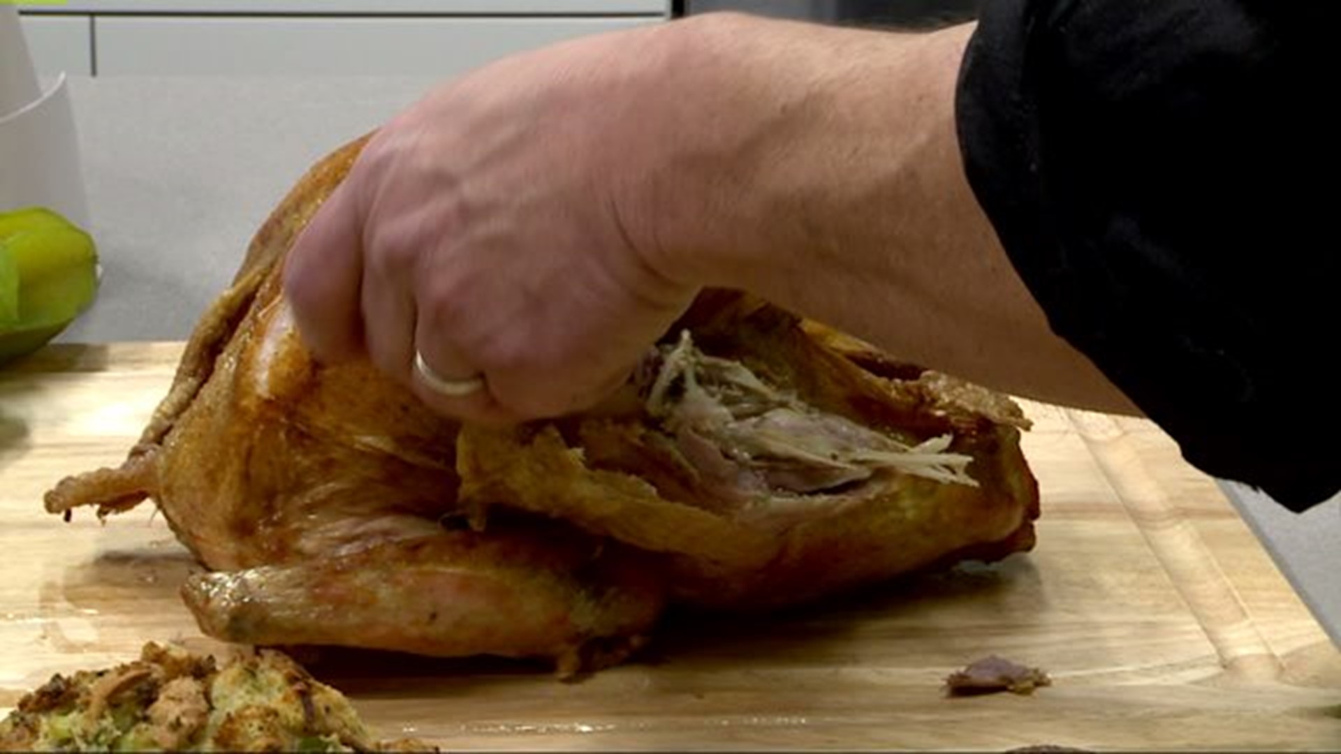 Tip for Holiday Dinners and Turkey Carving from Giant