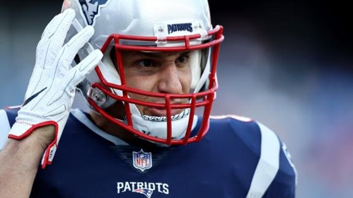 Patriots tight end Rob Gronkowski announces he is retiring