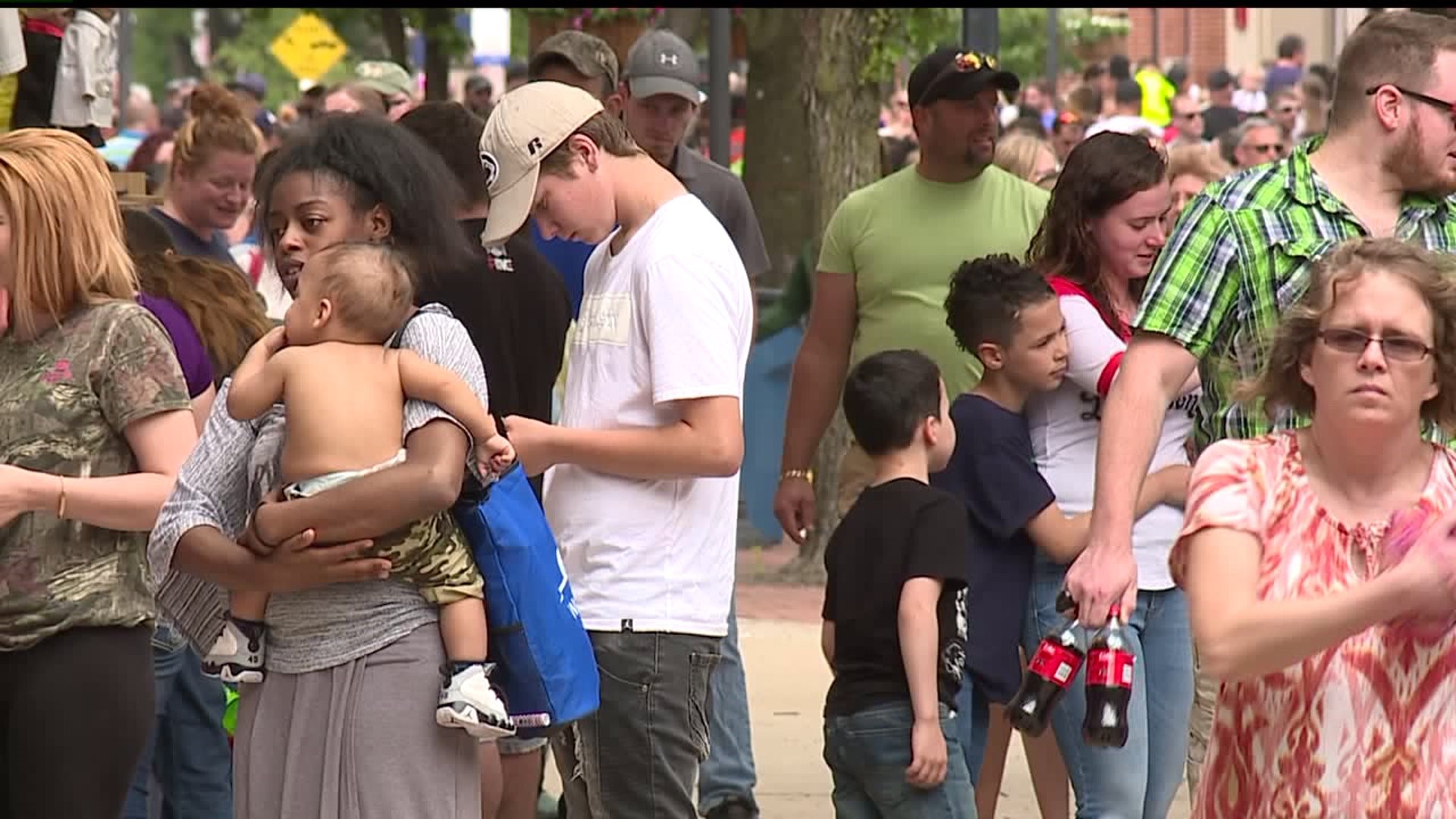 Olde York Street Fair brings thousands out to celebrate Mother`s Day