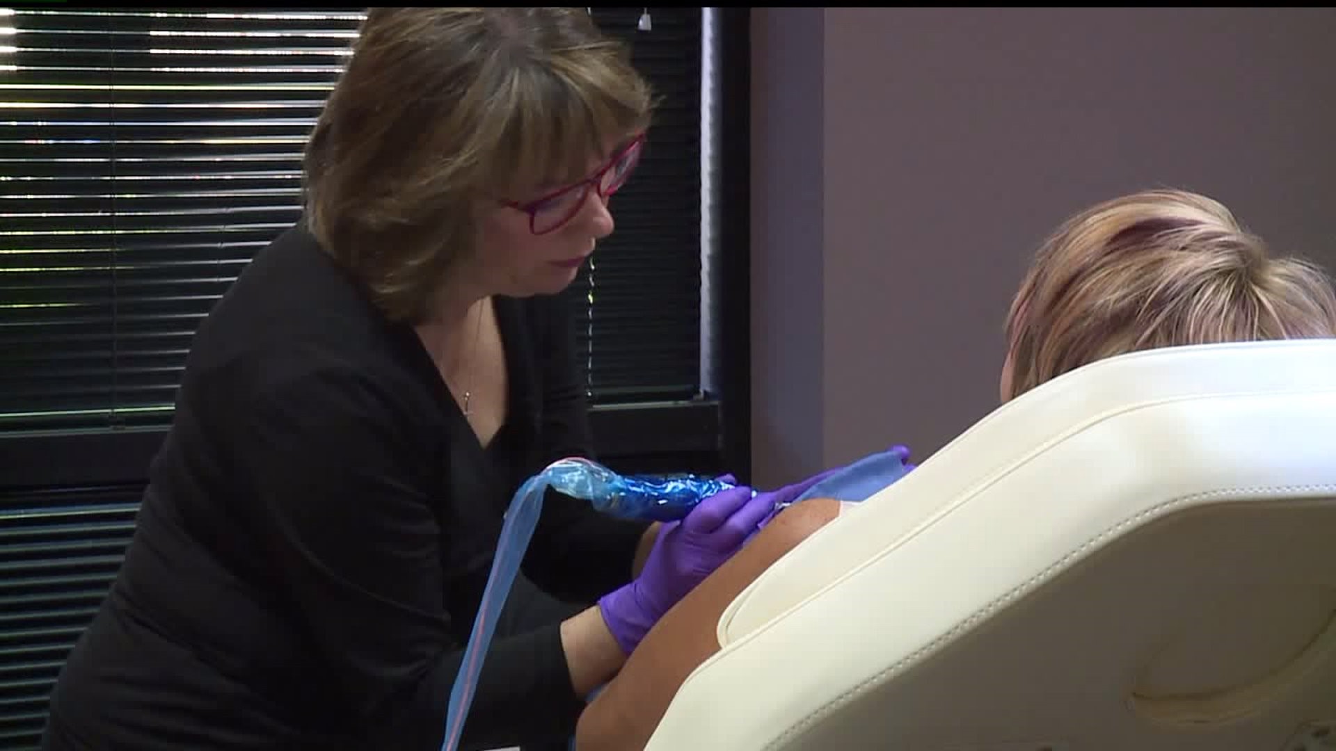 Tattoos draw hope for cancer patients