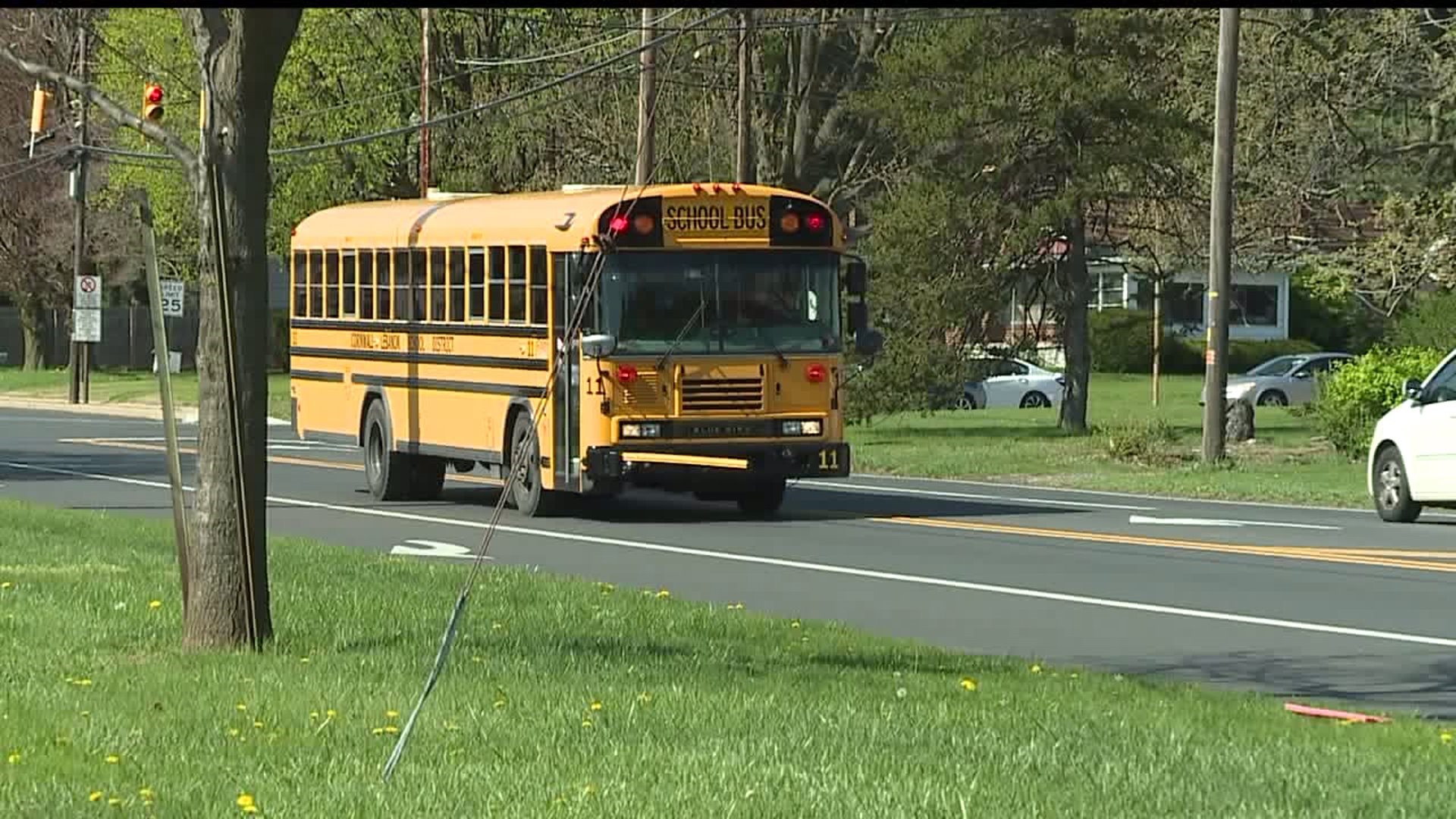 CAUGHT ON CAMERA: Drivers risking children`s lives and speeding by stopped buses in Lebanon County