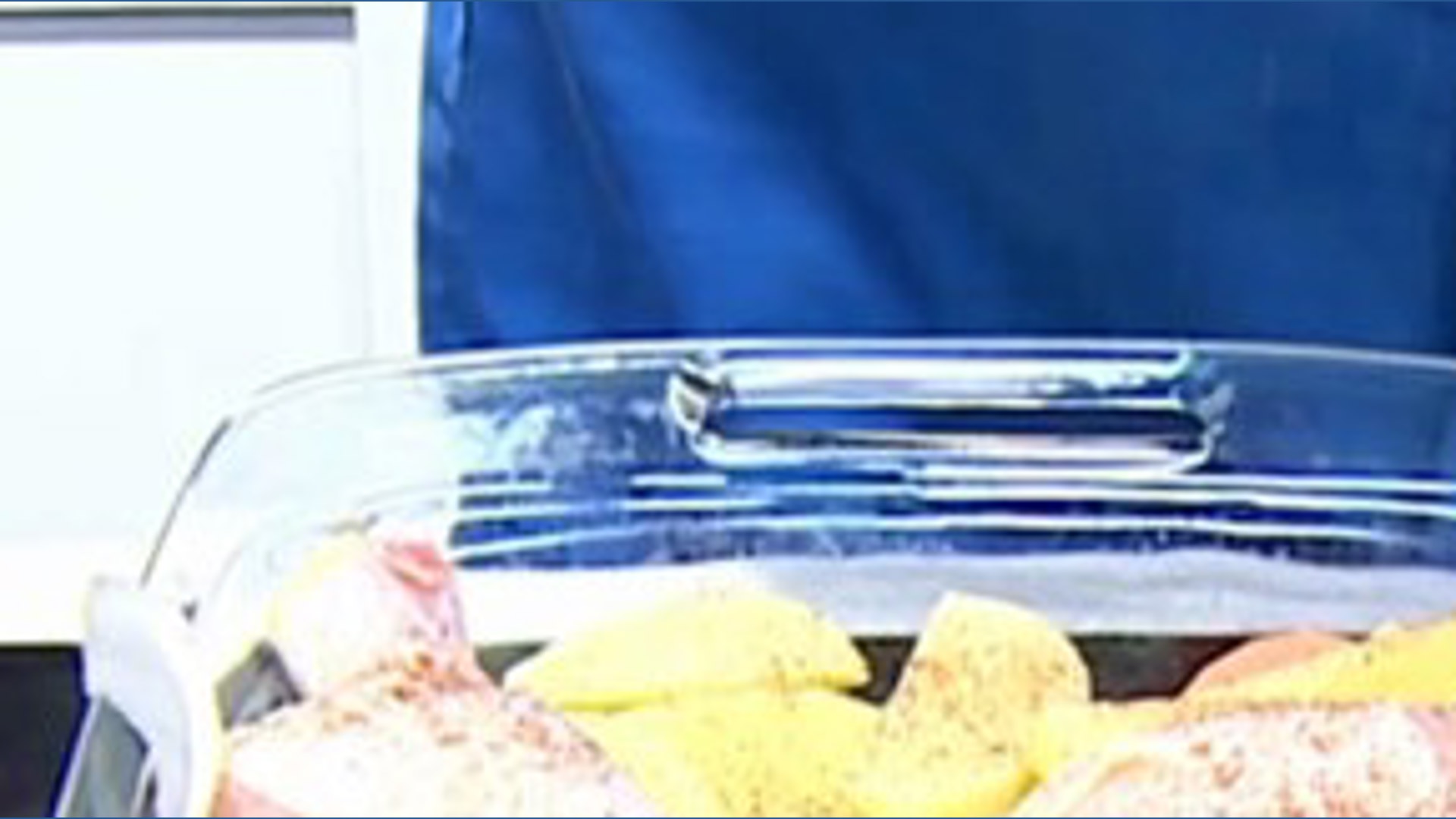 Olivia's prepares their oven roasted Easter chicken | fox43.com