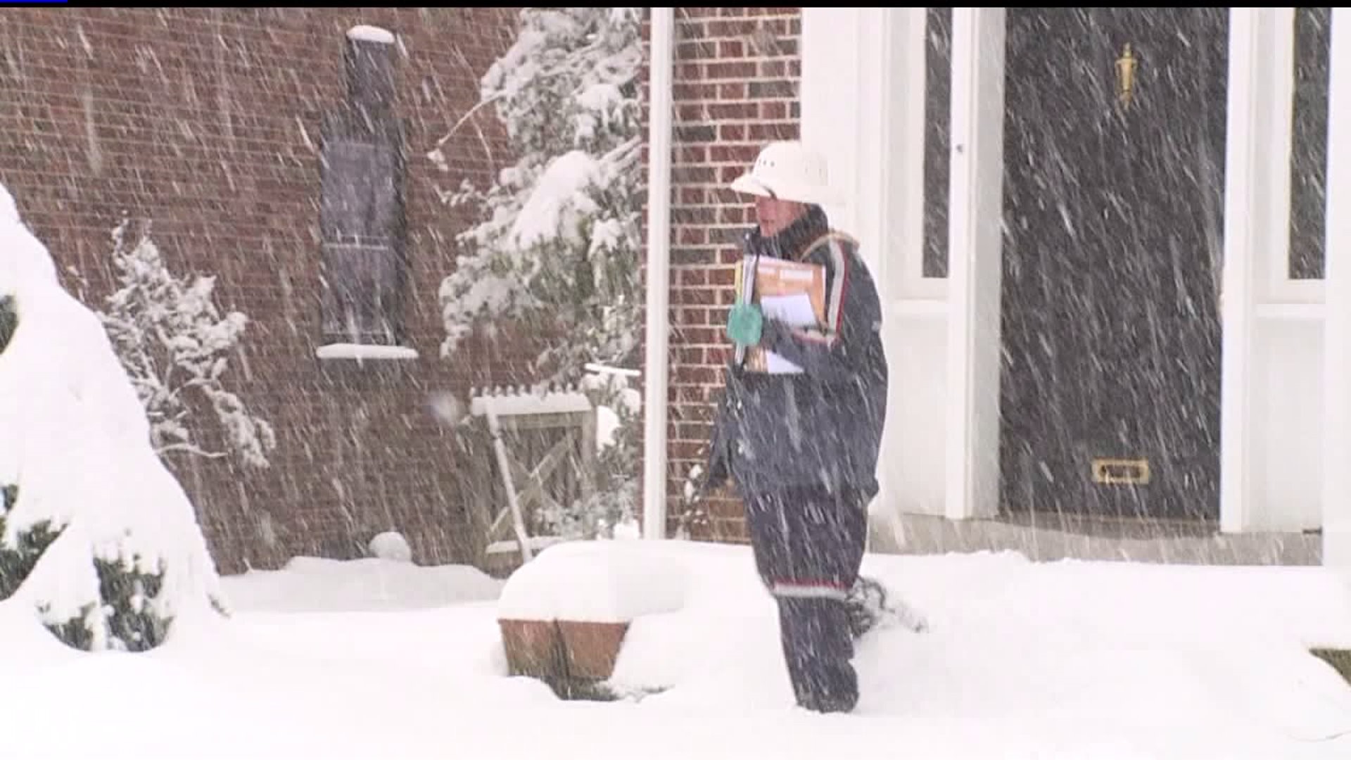 Snow doesn`t stop mail deliveries