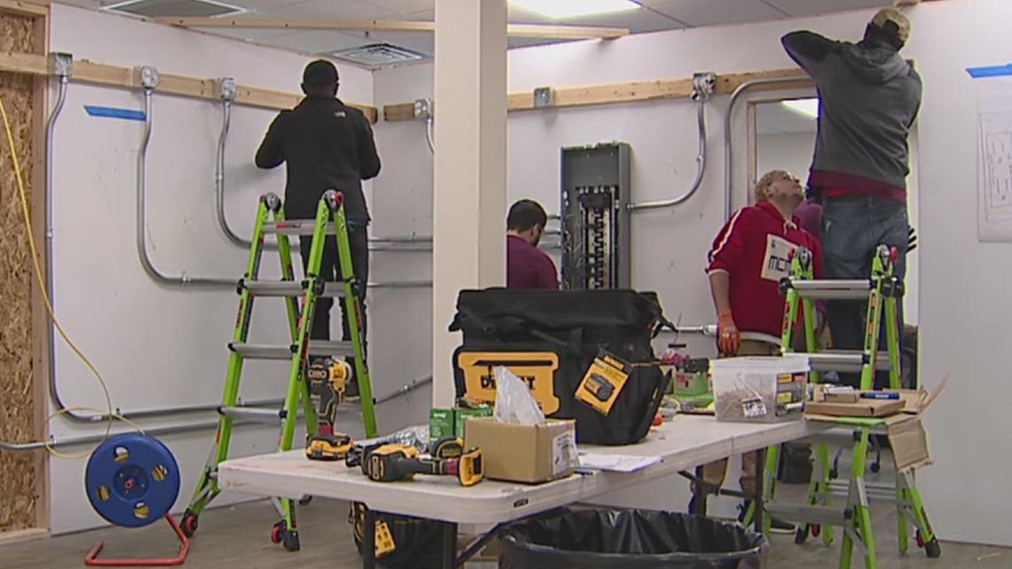 New renewable energy construction program offers career opportunities in solar industry