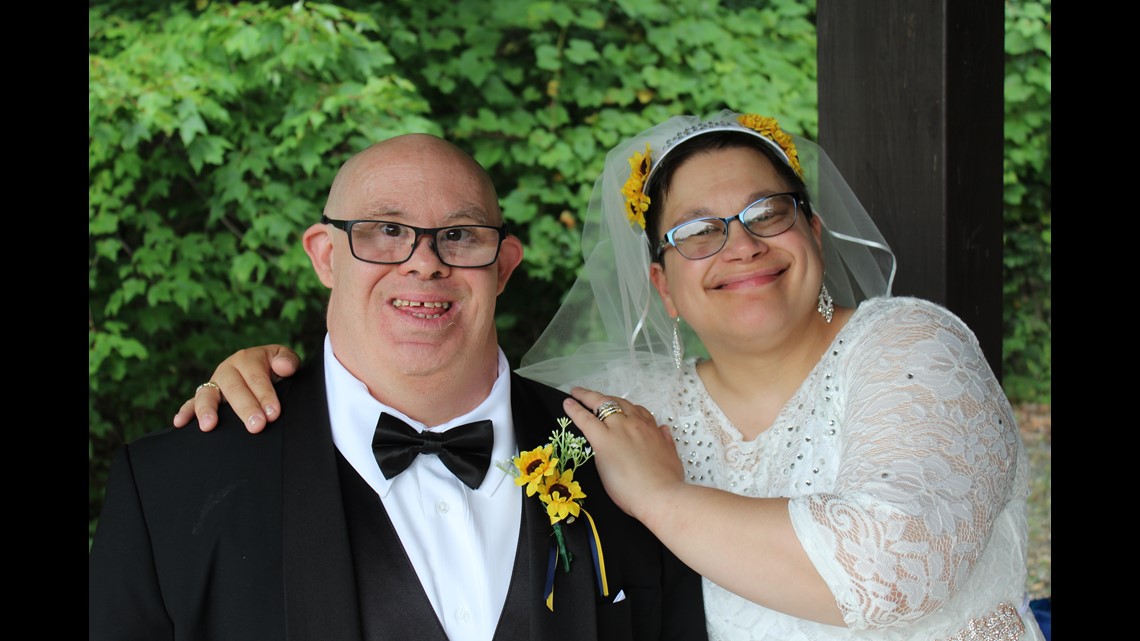 York County Couple With Special Needs Overcomes Barriers To Tie The Knot Fox43 Com