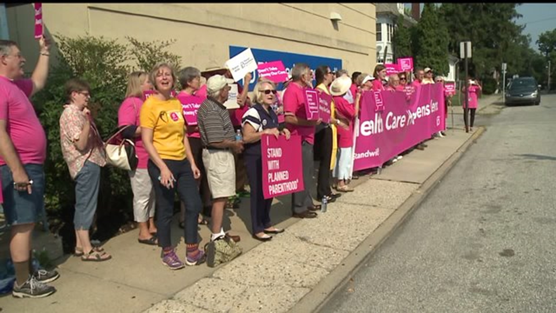 Women`s rights advocates take a stand for Planned Parenthood funding