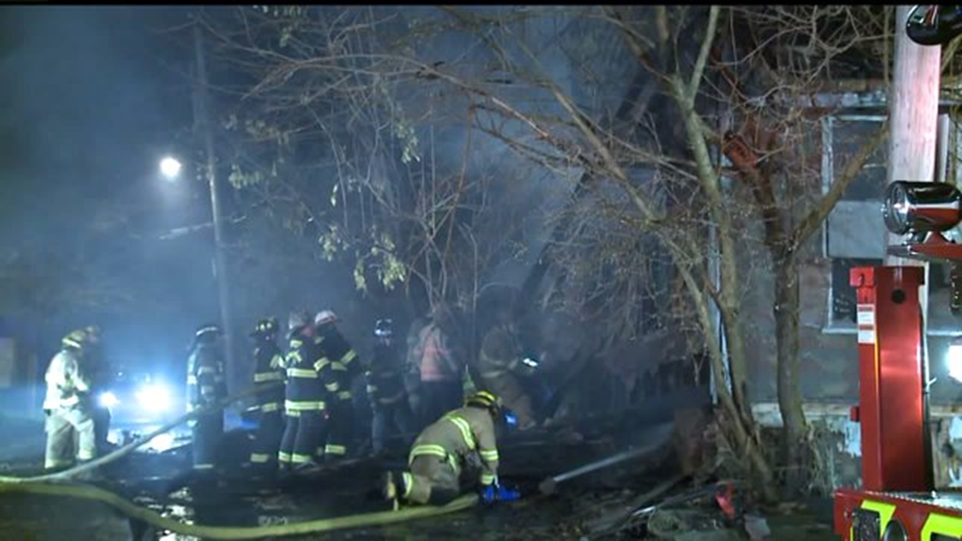 Early morning Harrisburg fire demolishes home