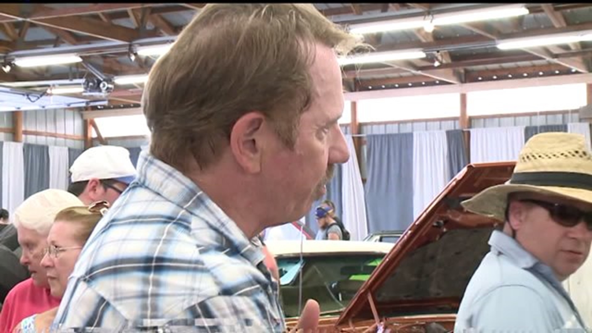 `Dukes of Hazzard` star Tom Wopat speaks on confederate flag being taken down in South Carolina