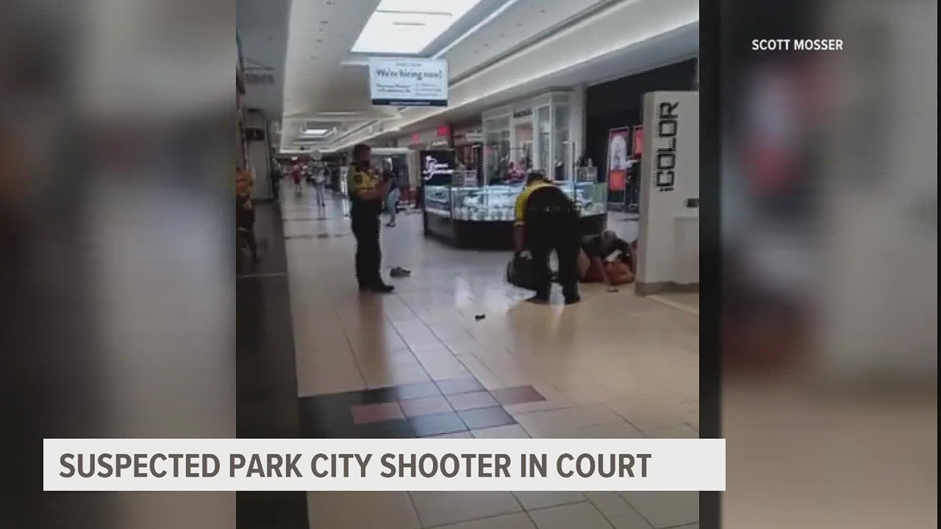 Three men, one woman injured in central Pa. mall shooting