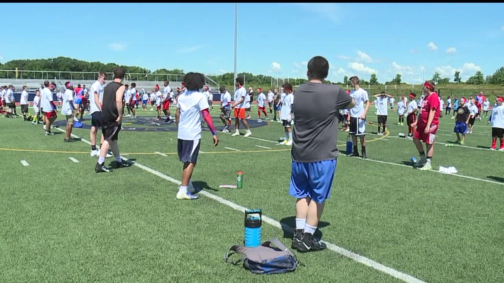 Lesean McCoy hosts mini football camp for local youth