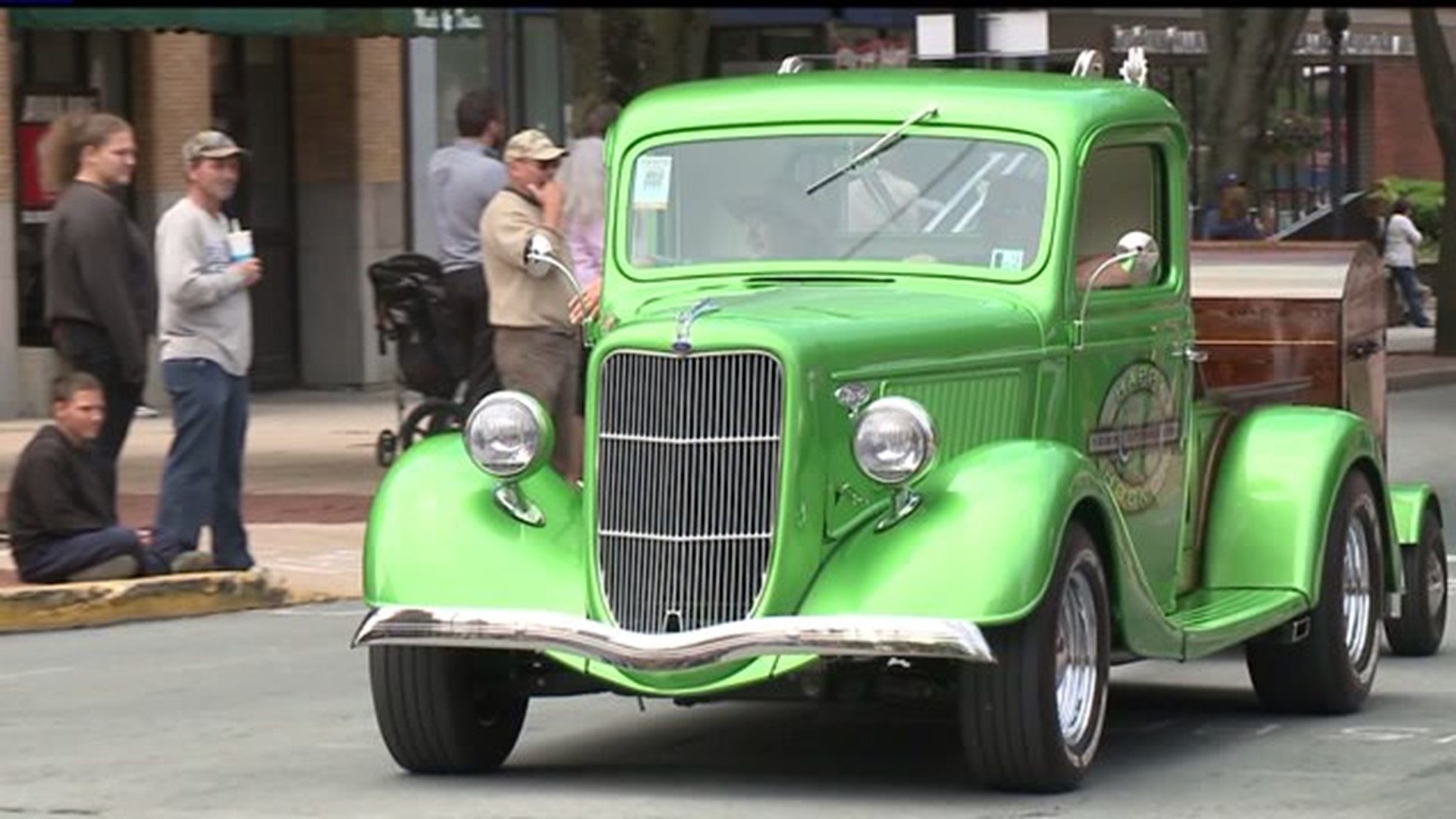 Classic cars and trucks take over streets of York for Street Rod Nationals festivities