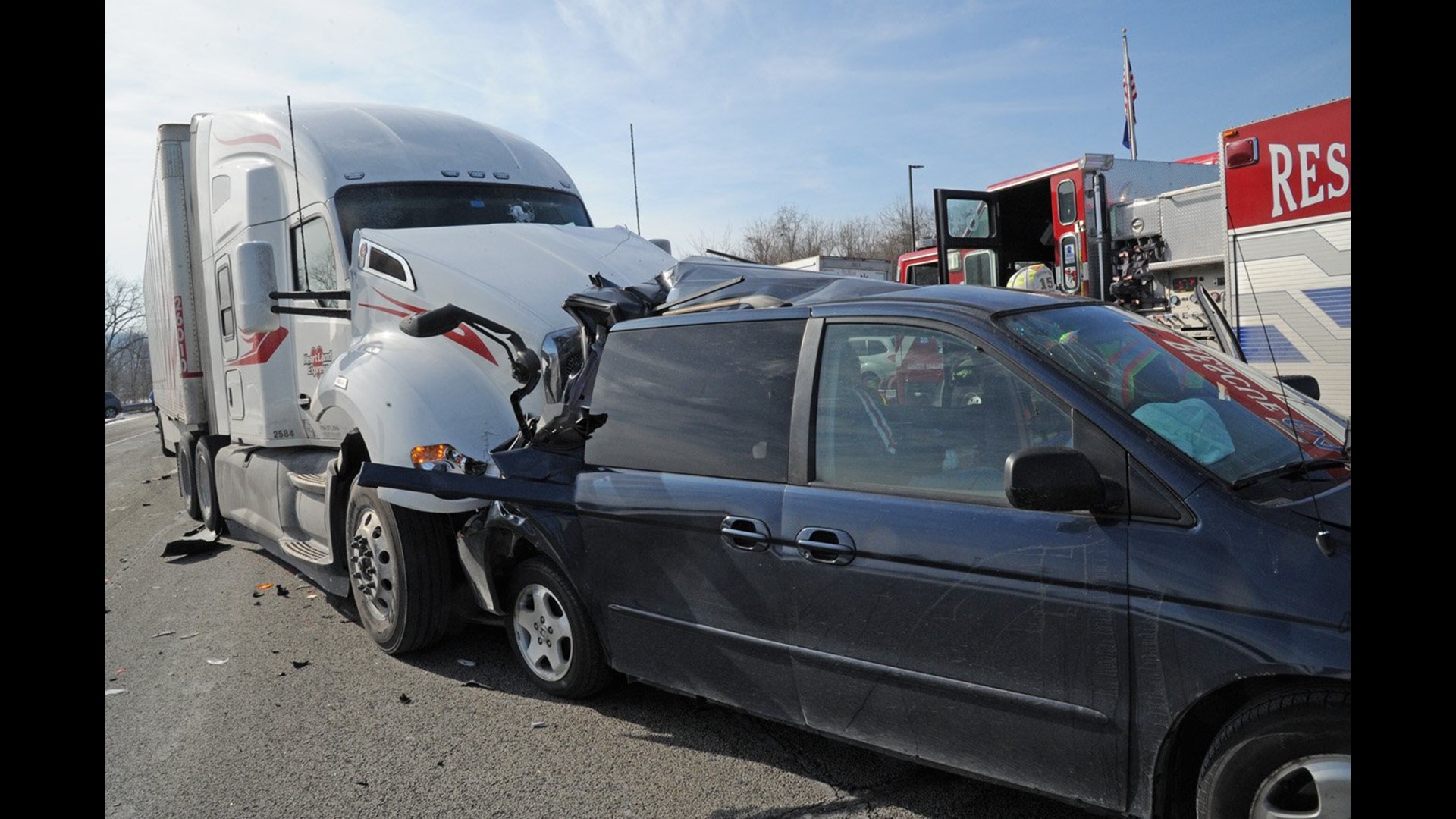 Multi-vehicle crash shuts down Route 15 in York County | fox43.com