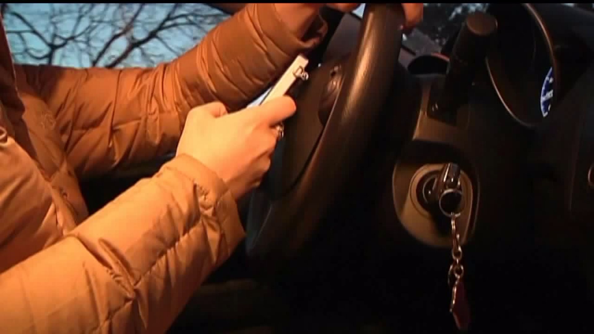 Bill that would ban drivers from using handheld devices heads to PA State Senate