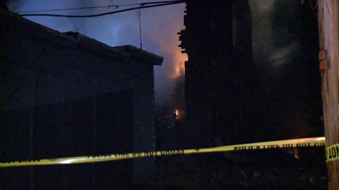 Fire crews battle 2 separate fires in Harrisburg | fox43.com