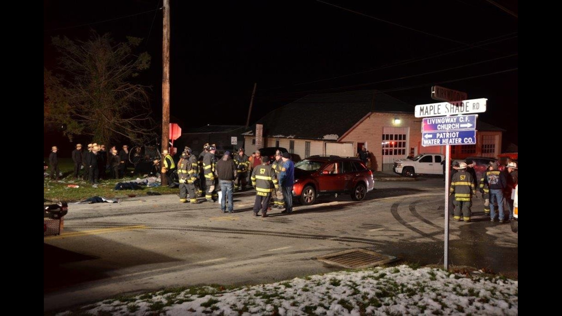 Mass casualties in crash involving horse drawn buggy and car in ...