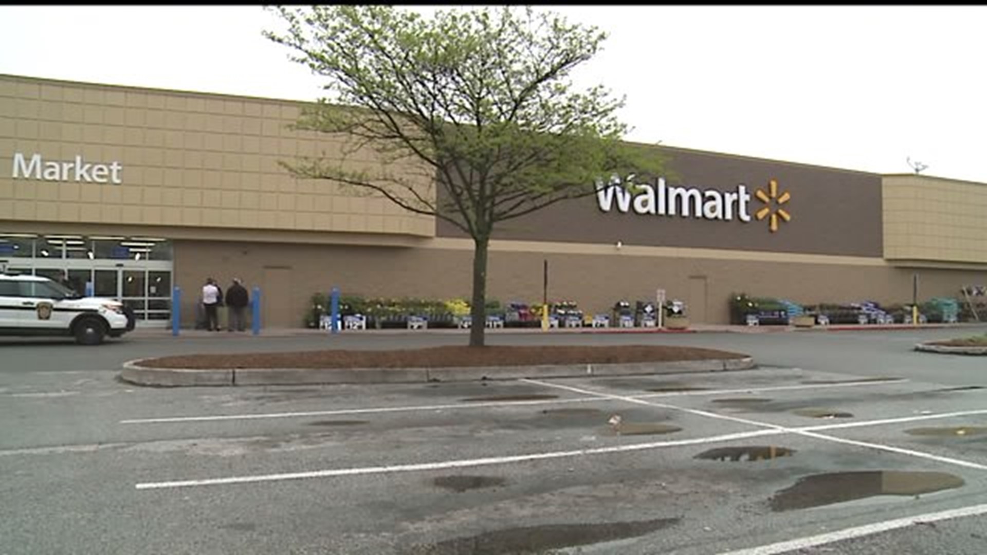 Walmart evacuated because of bomb threat