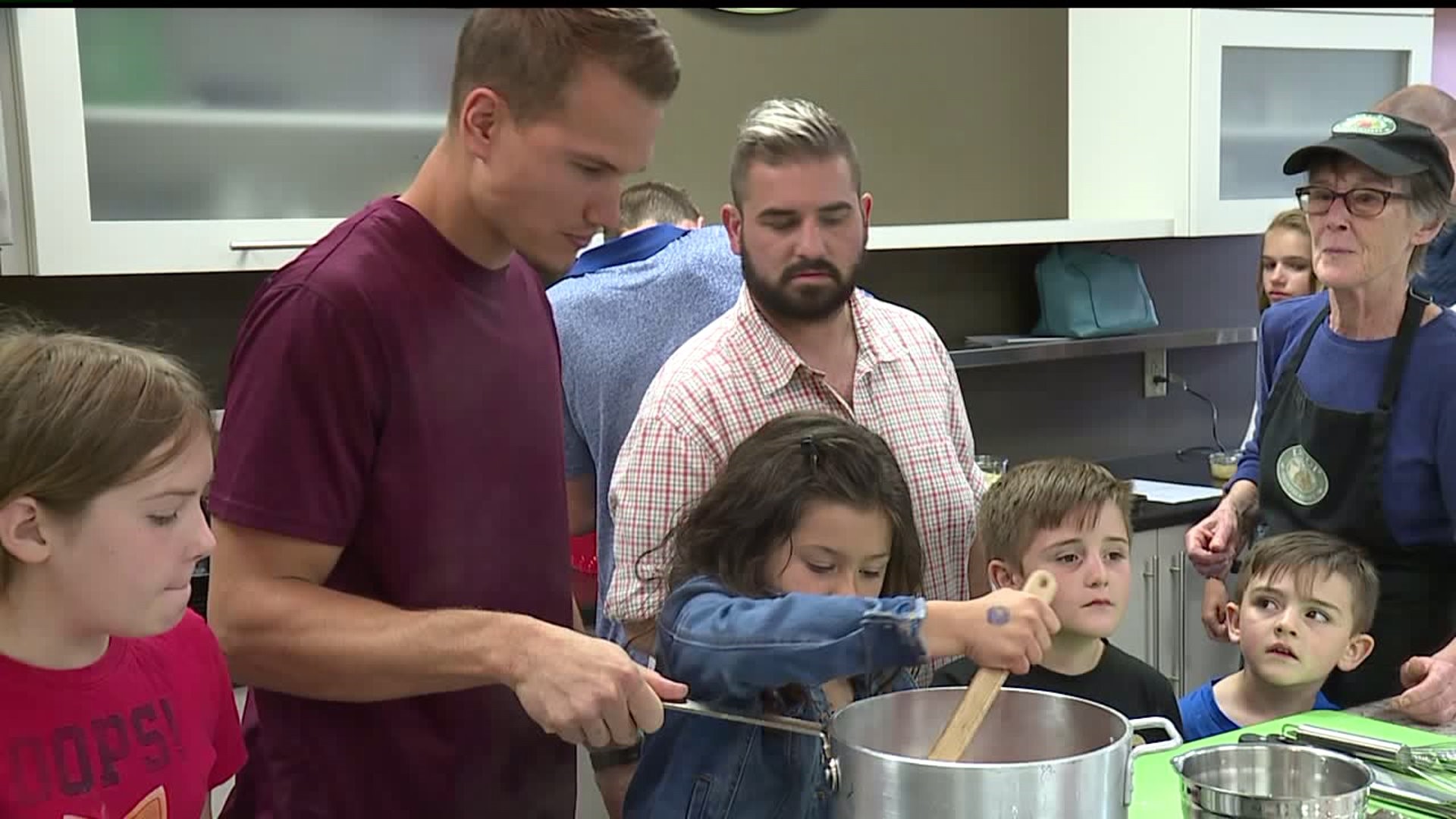 Kids celebrate Father`s Day, cooking alongside their dads at Leg Up Farmers Market