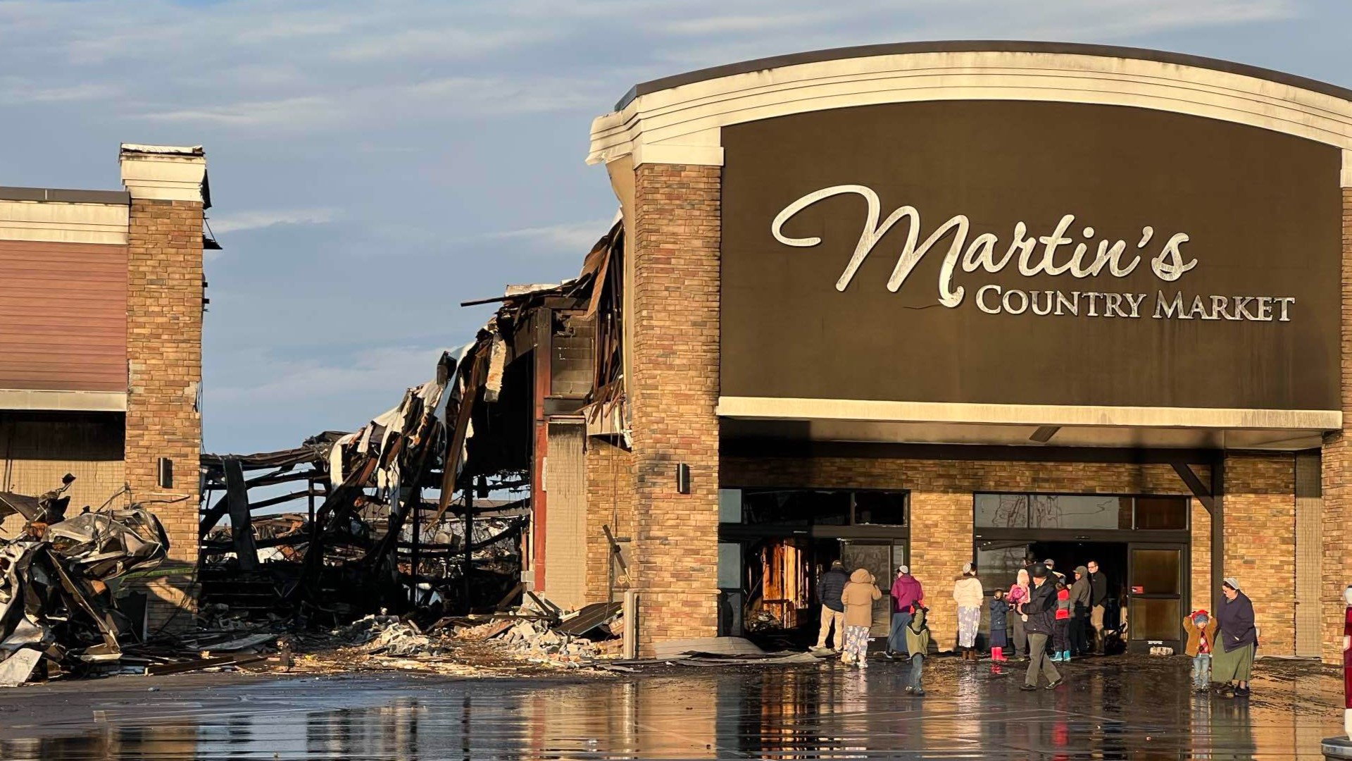 Martin's Country Market closed indefinitely after overnight fire ...