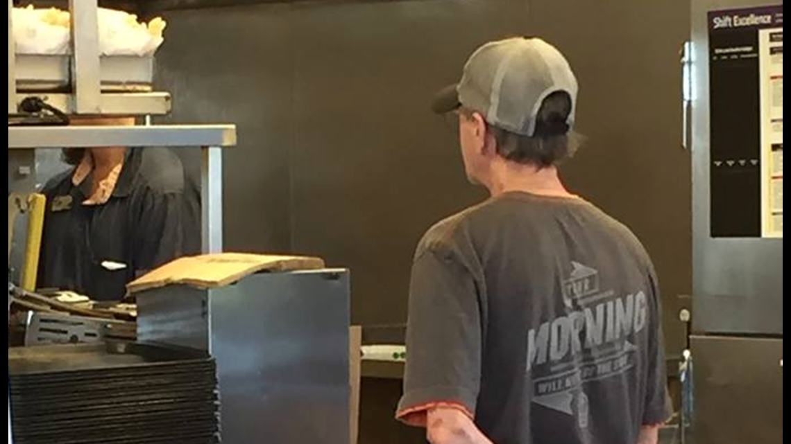 Taco Bell Fires Employee After Disgusting Photo Goes Viral 3054