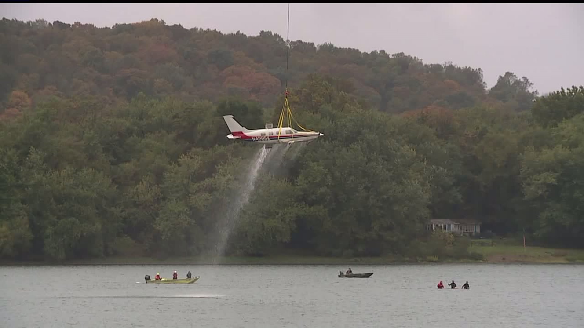 Helicopter removes wreckage of crashed plane from the Susquehanna River