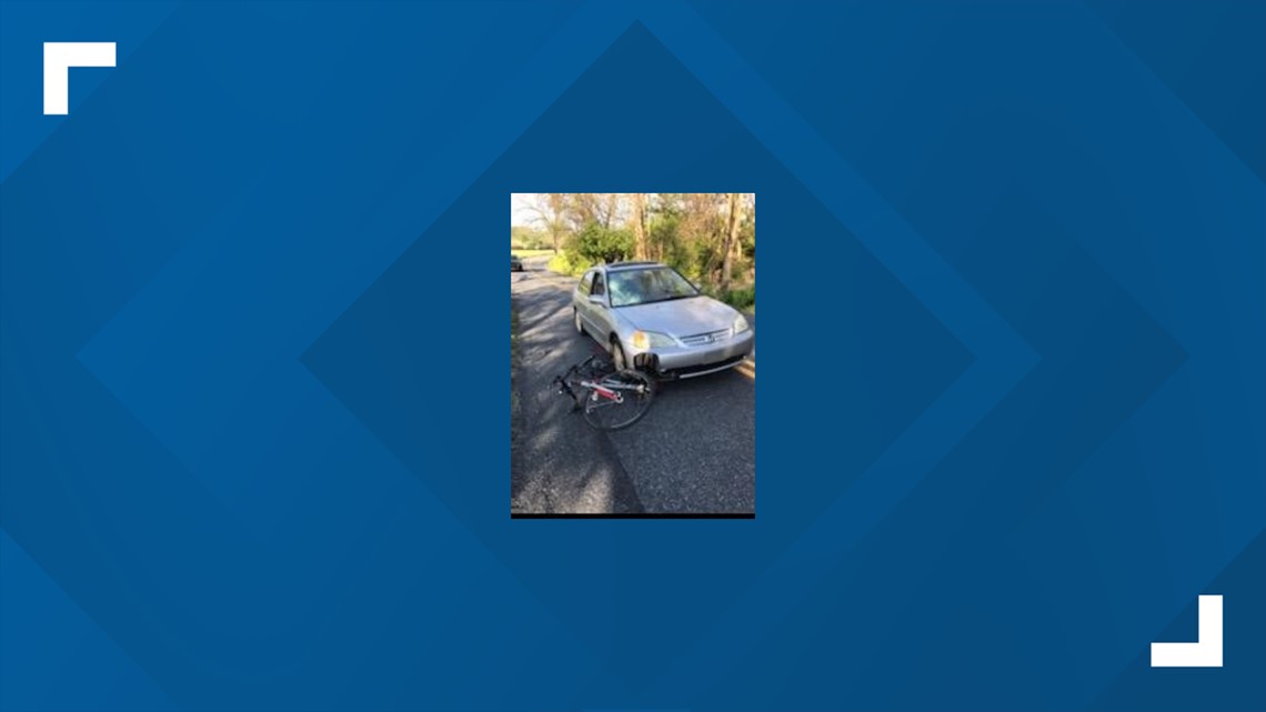 Bicyclist struck by vehicle in Lancaster County | fox43.com