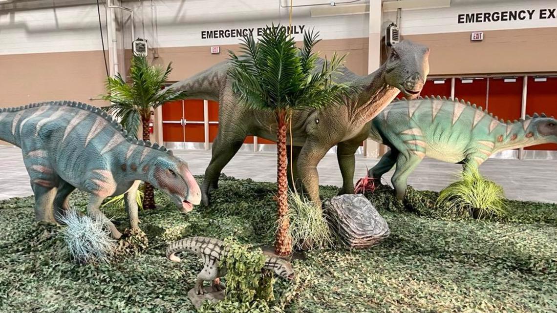 Largest Dinosaur Exhibit In America Comes To York | Fox43.com