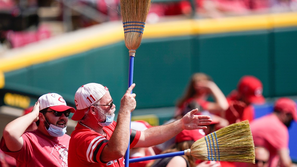 Tyler Naquin stars as Cincinnati Reds pound Pirates for 4th