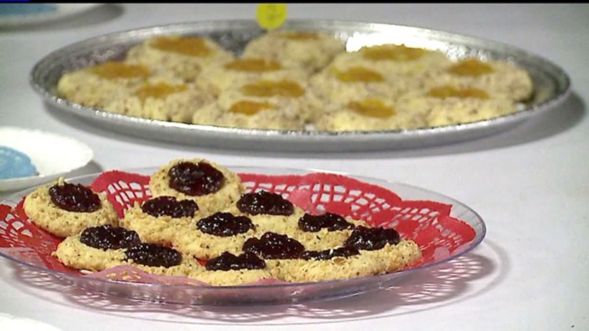 Bakers compete in Thumbprint Cookie competition