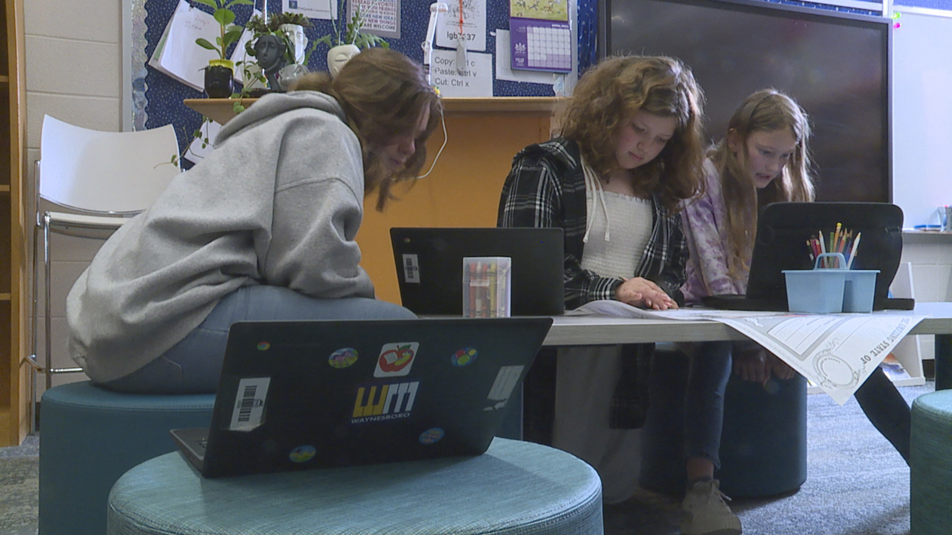 A Franklin County elementary school is celebrating its new library after winning a national competition and getting $40,000 worth of furniture.