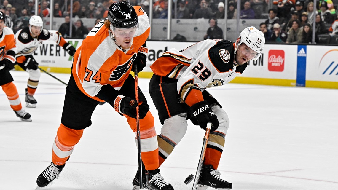 Philadelphia Flyers' Travis Konecny injured in victory against